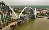 Nhìn từ flycam cầu vòm thép cao nhất Việt Nam với thiết kế độc đáo bắc qua sông Đuống