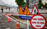 Cận cảnh công trường xây dựng 2 cầu dầm thép song song với cầu vượt Mai Dịch ở Hà Nội