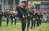 Xem nữ Cảnh sát cơ động dự bị chiến đấu Hà Nội trình diễn đẹp mắt 