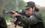 Xem nữ Cảnh sát cơ động dự bị chiến đấu Hà Nội trình diễn đẹp mắt 