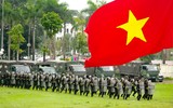 Xem nữ Cảnh sát cơ động dự bị chiến đấu Hà Nội trình diễn đẹp mắt 