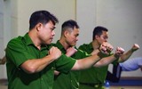 Xem nữ Công an Thủ đô khổ luyện võ thuật trên thao trường 