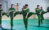 Xem nữ Công an Thủ đô khổ luyện võ thuật trên thao trường 