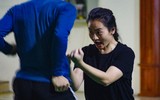 Xem nữ Công an Thủ đô khổ luyện võ thuật trên thao trường 