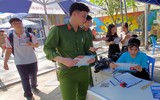 Xem Thanh niên Công an Thủ đô hỗ trợ đoàn viên đăng ký định danh điện tử trong ngày hội chuyển đổi số