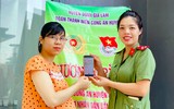 Xem Thanh niên Công an Thủ đô hỗ trợ đoàn viên đăng ký định danh điện tử trong ngày hội chuyển đổi số
