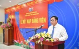 Lễ kết nạp Đảng trang trọng, tự hào của 2 học sinh THPT Hà Nội trước kỳ thi tốt nghiệp