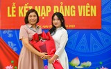 Lễ kết nạp Đảng trang trọng, tự hào của 2 học sinh THPT Hà Nội trước kỳ thi tốt nghiệp