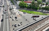 Nhìn từ flycam hai cầu vượt thép trăm tỷ ở nút Mai Dịch đang có nguy cơ chậm tiến độ 