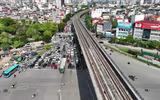 Nhìn từ flycam hai cầu vượt thép trăm tỷ ở nút Mai Dịch đang có nguy cơ chậm tiến độ 