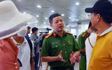 Công an Hà Nội hỗ trợ người dân kích hoạt định danh điện tử ở sân bay Nội Bài