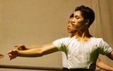 Xem ảnh trình diễn tốt nghiệp ấn tượng của lớp nam diễn viên ballet hiếm hoi của trường múa