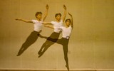 Xem ảnh trình diễn tốt nghiệp ấn tượng của lớp nam diễn viên ballet hiếm hoi của trường múa