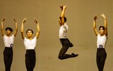 Xem ảnh trình diễn tốt nghiệp ấn tượng của lớp nam diễn viên ballet hiếm hoi của trường múa