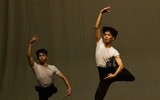 Xem ảnh trình diễn tốt nghiệp ấn tượng của lớp nam diễn viên ballet hiếm hoi của trường múa