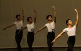 Xem ảnh trình diễn tốt nghiệp ấn tượng của lớp nam diễn viên ballet hiếm hoi của trường múa