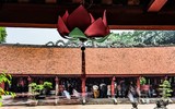 Xem sĩ tử Hà Nội mang số báo danh, mướt mồ hôi đến Văn Miếu cầu may trước kỳ thi vào lớp 10