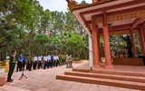 Thanh niên Công an Thủ đô về thôn, xã kích hoạt định danh điện tử, khám bệnh phục vụ nhân dân trong ngày hè nắng nóng