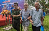 Thanh niên Công an Thủ đô về thôn, xã kích hoạt định danh điện tử, khám bệnh phục vụ nhân dân trong ngày hè nắng nóng