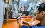 Thanh niên Công an Thủ đô về thôn, xã kích hoạt định danh điện tử, khám bệnh phục vụ nhân dân trong ngày hè nắng nóng