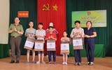 Thanh thiếu niên thích thú tham gia lớp học bơi miễn phí của thanh niên Công an Thủ đô 