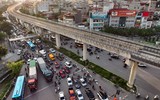 Cảnh ùn tắc sau 1 tuần phân luồng giao thông để thi công 2 cầu thép ở nút giao Mai Dịch, Hà Nội