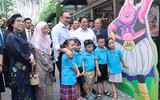 [Ảnh] Thủ tướng Việt Nam cùng Thủ tướng Malaysia và phu nhân trải nghiệm phố sách Hà Nội 