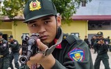Xem chiến sĩ nghĩa vụ thành thạo báo cáo kết quả huấn luyện Cảnh sát cơ động ở Hà Nội