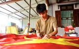 Gần ngày Quốc khánh, về thăm làng nghề hơn 70 năm may cờ Tổ quốc ở Hà Nội