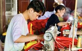Gần ngày Quốc khánh, về thăm làng nghề hơn 70 năm may cờ Tổ quốc ở Hà Nội