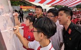 Xem Cảnh sát cơ động hướng dẫn học sinh Hà Nội kỹ năng phòng vệ, đẩy lùi các tệ nạn 