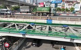 Cận cảnh 2 cầu vượt thép 