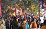 Hình ảnh ấn tượng trong đêm Giáng sinh 2023 an lành, đầy ắp nụ cười ở Thủ đô