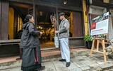 Đến ngôi nhà di sản xem người Hà Nội gói bánh chưng truyền thống Tết Giáp Thìn 2024