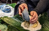 Đến ngôi nhà di sản xem người Hà Nội gói bánh chưng truyền thống Tết Giáp Thìn 2024