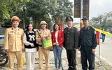 Tri ân liệt sỹ Công an Hà Nội, tặng quà các chốt giao thông cửa ngõ Thủ đô