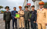 Tri ân liệt sỹ Công an Hà Nội, tặng quà các chốt giao thông cửa ngõ Thủ đô
