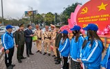 Tri ân liệt sỹ Công an Hà Nội, tặng quà các chốt giao thông cửa ngõ Thủ đô