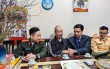 Tri ân liệt sỹ Công an Hà Nội, tặng quà các chốt giao thông cửa ngõ Thủ đô