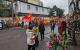 Màn quay kiệu độc đáo của nữ trung niên làng hoa lâu đời nhất nhì Thủ đô