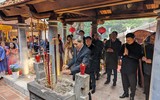 Màn quay kiệu độc đáo của nữ trung niên làng hoa lâu đời nhất nhì Thủ đô