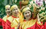 Màn quay kiệu độc đáo của nữ trung niên làng hoa lâu đời nhất nhì Thủ đô