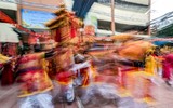 Màn quay kiệu độc đáo của nữ trung niên làng hoa lâu đời nhất nhì Thủ đô