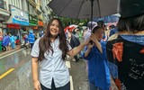 Thí sinh đầy tự tin khi hoàn thành bài thi môn Toán tuyển sinh lớp 10 Hà Nội 