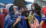 Thí sinh đầy tự tin khi hoàn thành bài thi môn Toán tuyển sinh lớp 10 Hà Nội 