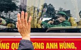 Hình ảnh tân binh Hà Nội chia tay người thân phấn khởi lên đường nhập ngũ