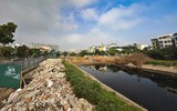 Hình ảnh mới nhất về đập dâng đầu tiên được xây trên sông Tô Lịch