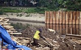 Hình ảnh mới nhất về đập dâng đầu tiên được xây trên sông Tô Lịch