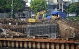 Hình ảnh mới nhất về đập dâng đầu tiên được xây trên sông Tô Lịch