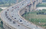 Đoàn linh xa chở linh cữu nguyên Chủ tịch nước Trần Đức Lương qua các tuyến phố Hà Nội
